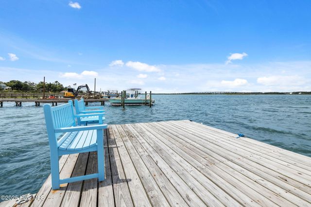 8722 Emerald Plantation Road, Emerald Isle, NC 28594