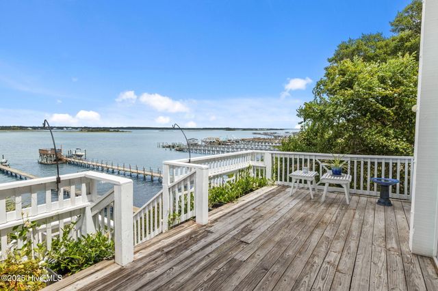 8722 Emerald Plantation Road, Emerald Isle, NC 28594