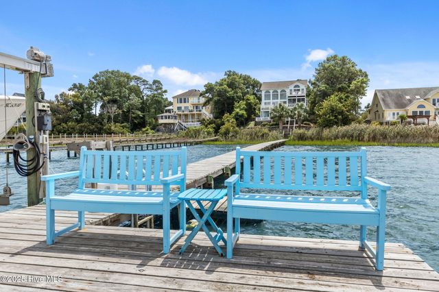 8722 Emerald Plantation Road, Emerald Isle, NC 28594