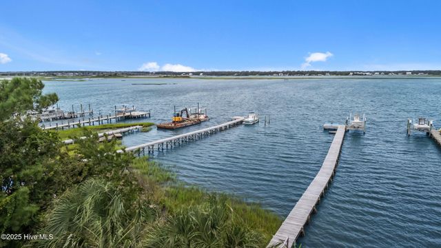 8722 Emerald Plantation Road, Emerald Isle, NC 28594