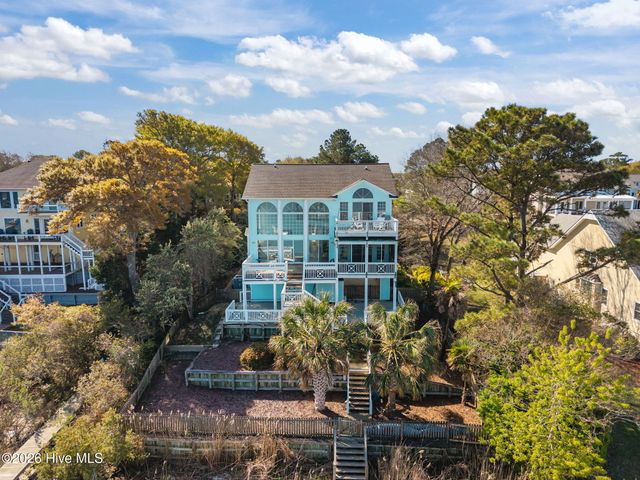 8722 Emerald Plantation Road, Emerald Isle, NC 28594