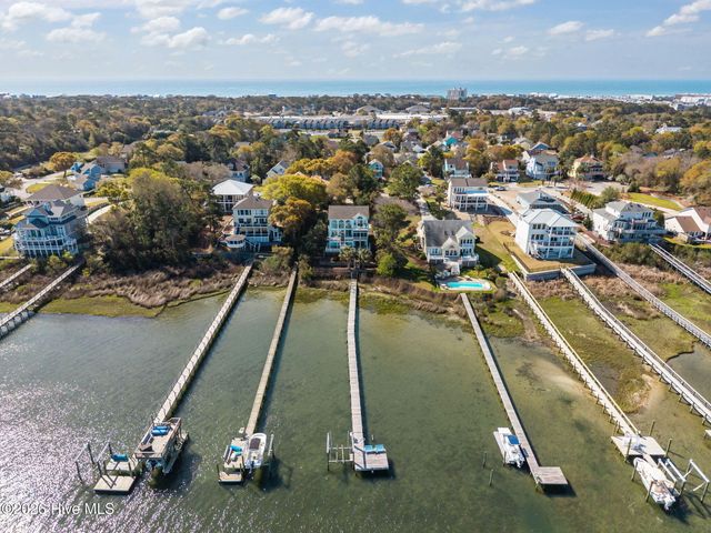 8722 Emerald Plantation Road, Emerald Isle, NC 28594