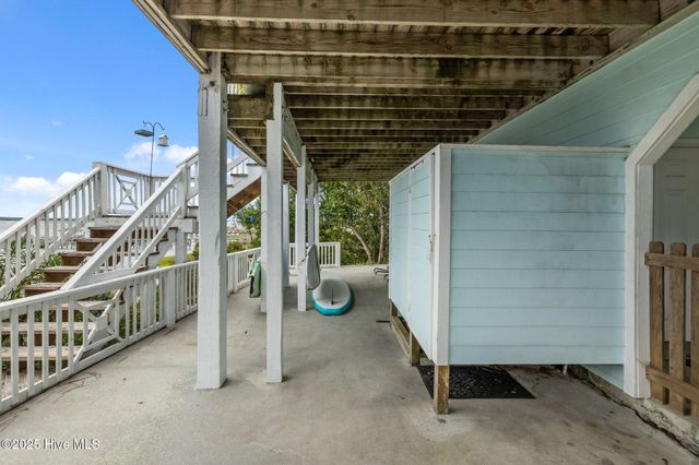 8722 Emerald Plantation Road, Emerald Isle, NC 28594