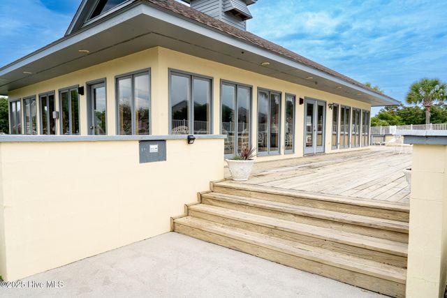 8722 Emerald Plantation Road, Emerald Isle, NC 28594