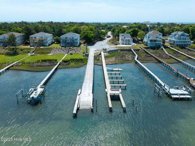 8722 Emerald Plantation Road, Emerald Isle, NC 28594