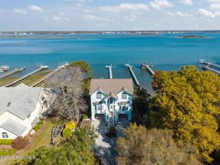 8722 Emerald Plantation Road, Emerald Isle, NC 28594