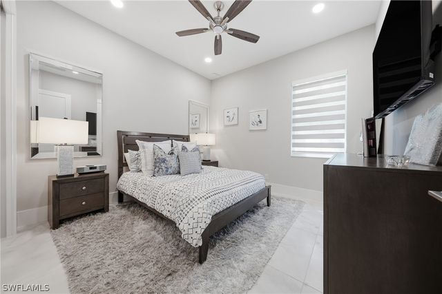 9700 Moonflower LN, Naples, FL 34114