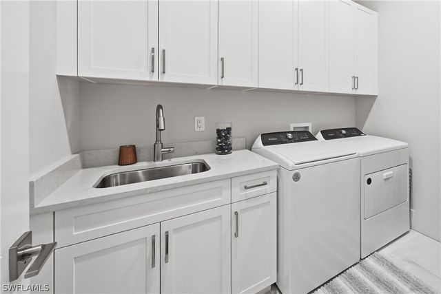 9700 Moonflower LN, Naples, FL 34114