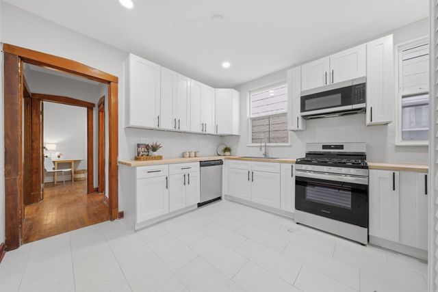 4735 N Kilbourn Avenue 1, Chicago, IL 60630