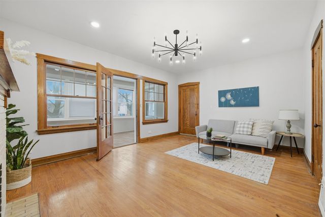 4735 N Kilbourn Avenue 1, Chicago, IL 60630