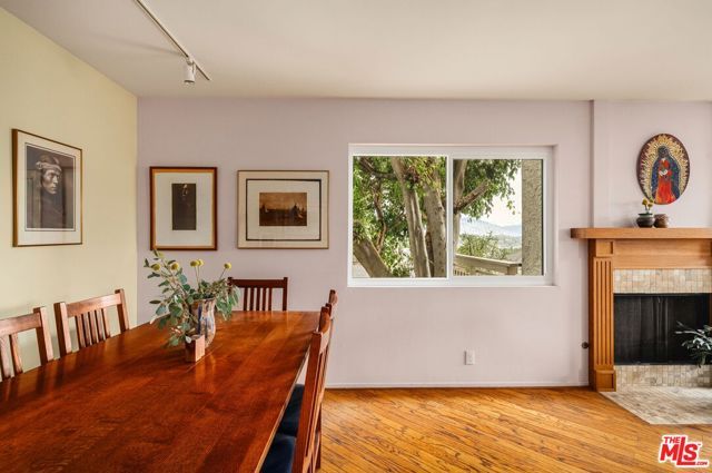 2220 Loveland Drive, Los Angeles, CA 90065