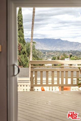 2220 Loveland Drive, Los Angeles, CA 90065