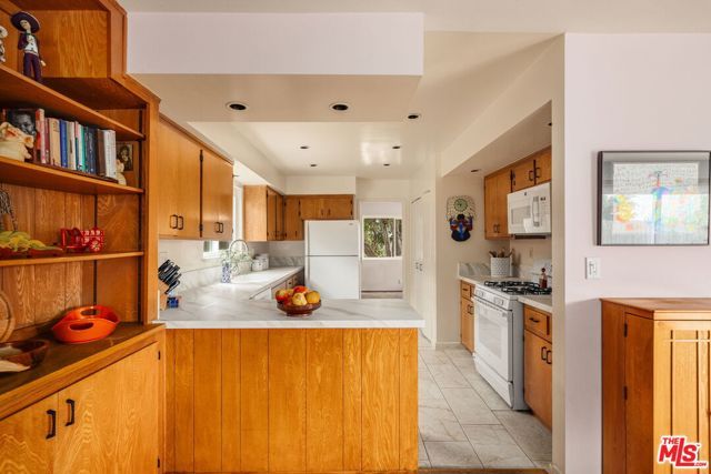 2220 Loveland Drive, Los Angeles, CA 90065