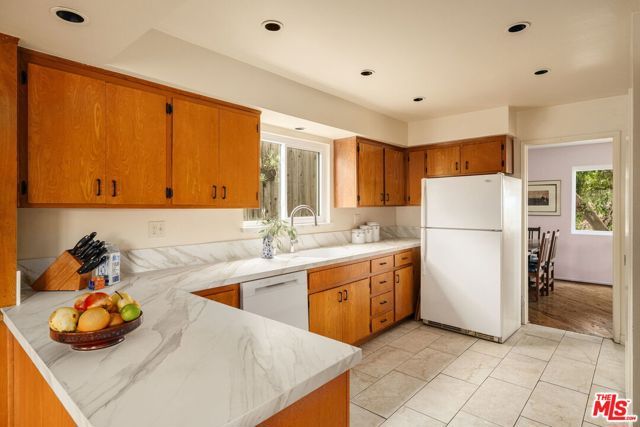 2220 Loveland Drive, Los Angeles, CA 90065