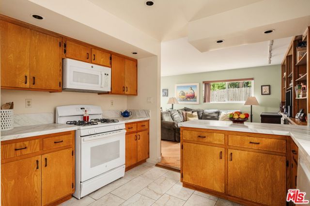 2220 Loveland Drive, Los Angeles, CA 90065