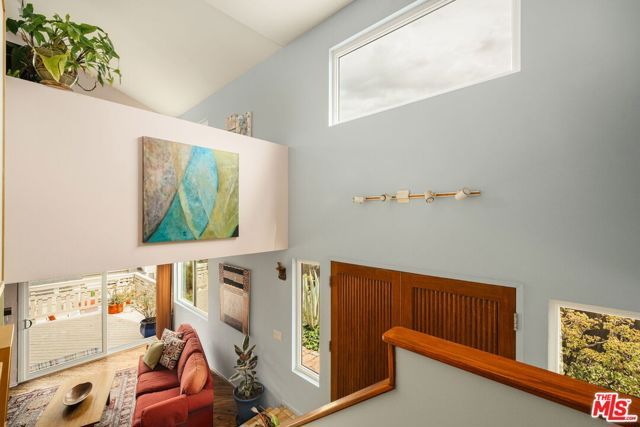 2220 Loveland Drive, Los Angeles, CA 90065