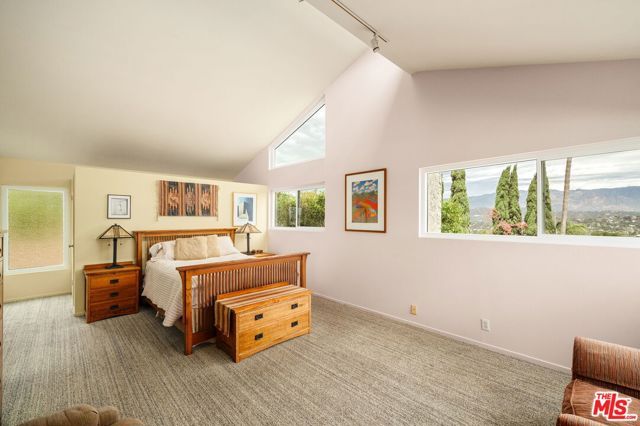 2220 Loveland Drive, Los Angeles, CA 90065