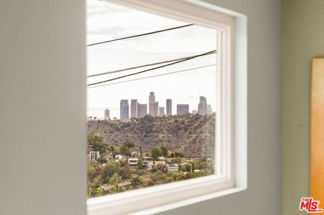 2220 Loveland Drive, Los Angeles, CA 90065
