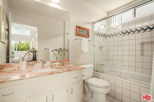 2220 Loveland Drive, Los Angeles, CA 90065