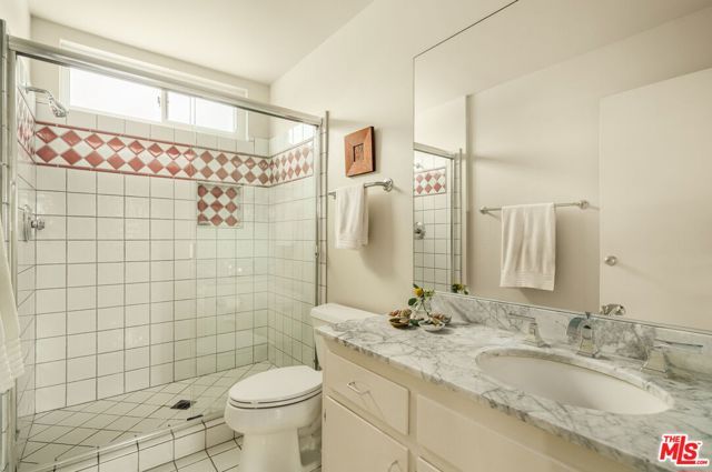 2220 Loveland Drive, Los Angeles, CA 90065