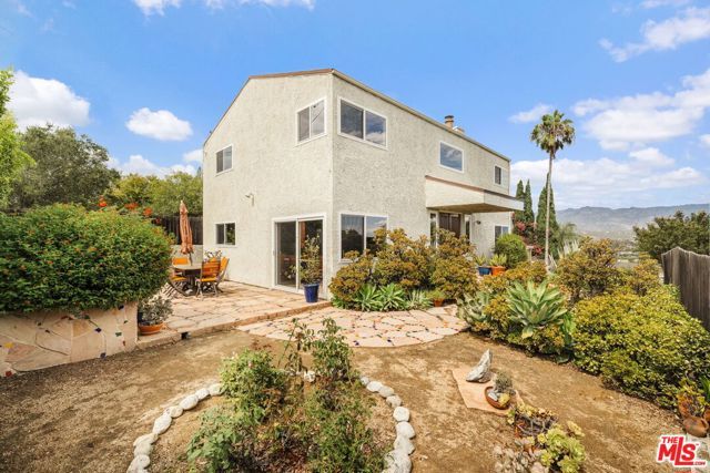 2220 Loveland Drive, Los Angeles, CA 90065