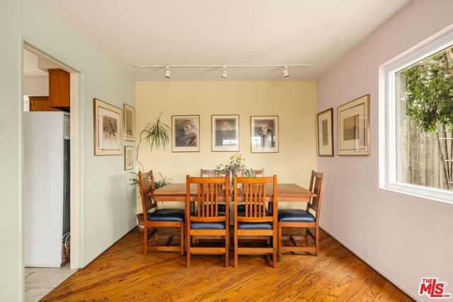2220 Loveland Drive, Los Angeles, CA 90065