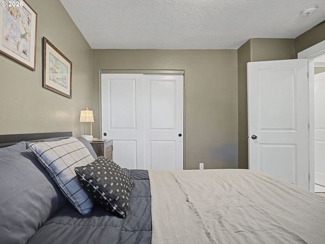 16429 Oak Tree Terrace, Oregon City, OR 97045