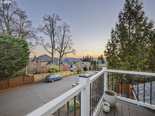 16429 Oak Tree Terrace, Oregon City, OR 97045