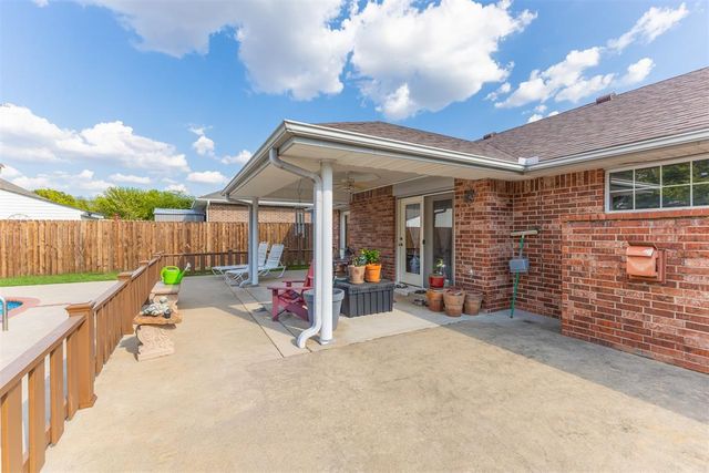 2204 Gray Dove Drive, Shawnee, OK 74804