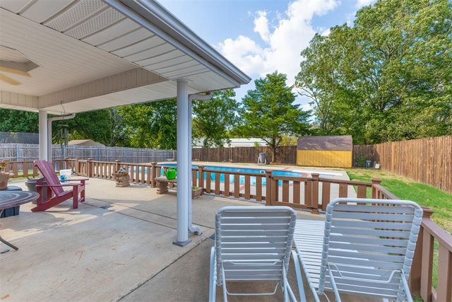 2204 Gray Dove Drive, Shawnee, OK 74804