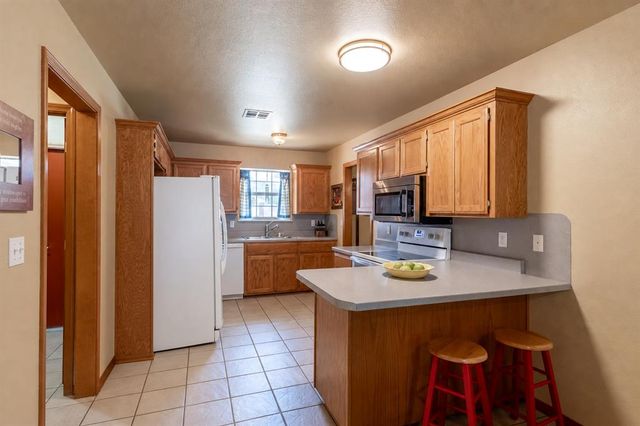 2204 Gray Dove Drive, Shawnee, OK 74804