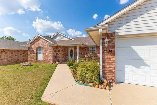2204 Gray Dove Drive, Shawnee, OK 74804