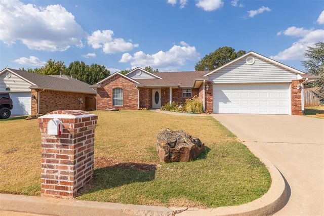 2204 Gray Dove Drive, Shawnee, OK 74804