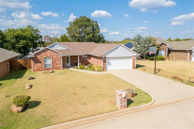 2204 Gray Dove Drive, Shawnee, OK 74804