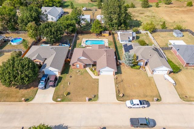 2204 Gray Dove Drive, Shawnee, OK 74804
