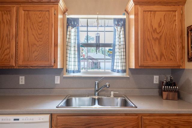 2204 Gray Dove Drive, Shawnee, OK 74804