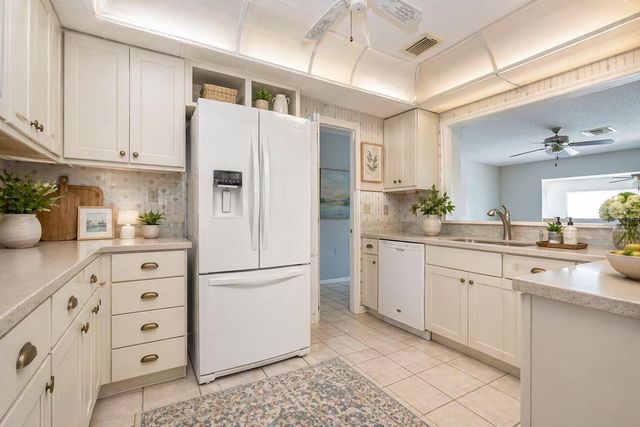 1605 DOWER WAY, Sun City Center, FL 33573