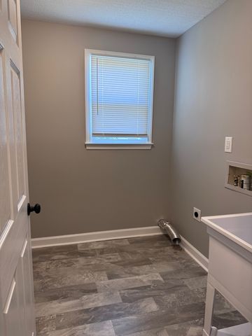 130 Shady Maple Dr, Clarksville, TN 37043