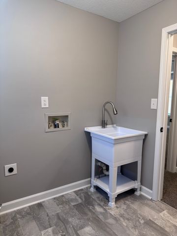 130 Shady Maple Dr, Clarksville, TN 37043