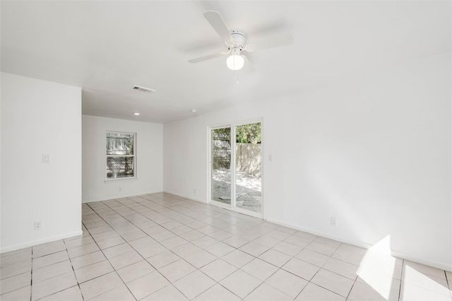 3304 Dolphin CV A, Austin, TX 78704