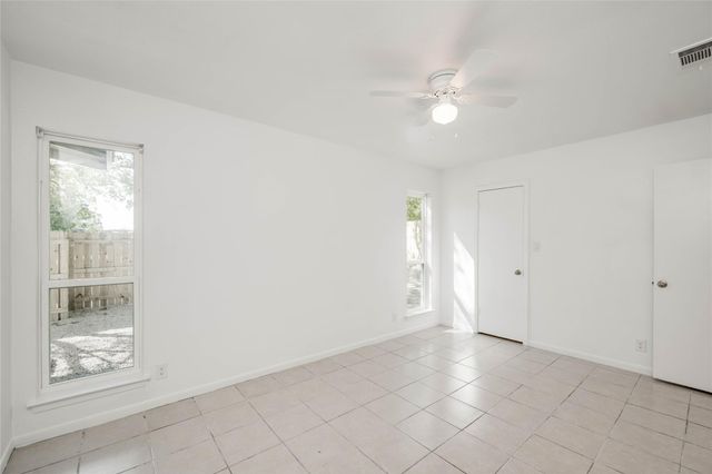 3304 Dolphin CV A, Austin, TX 78704