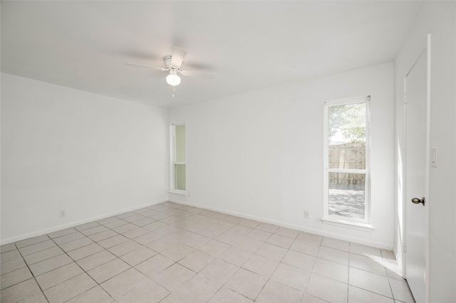 3304 Dolphin CV A, Austin, TX 78704