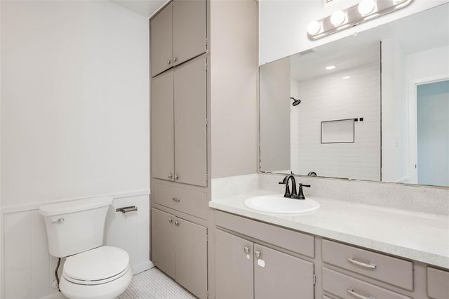 3304 Dolphin CV A, Austin, TX 78704