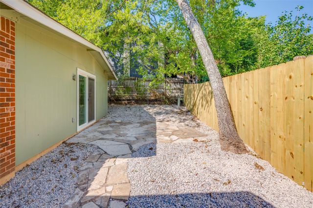 3304 Dolphin CV A, Austin, TX 78704