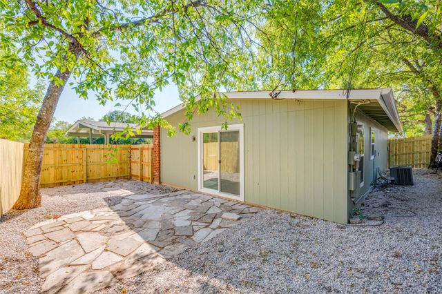 3304 Dolphin CV A, Austin, TX 78704