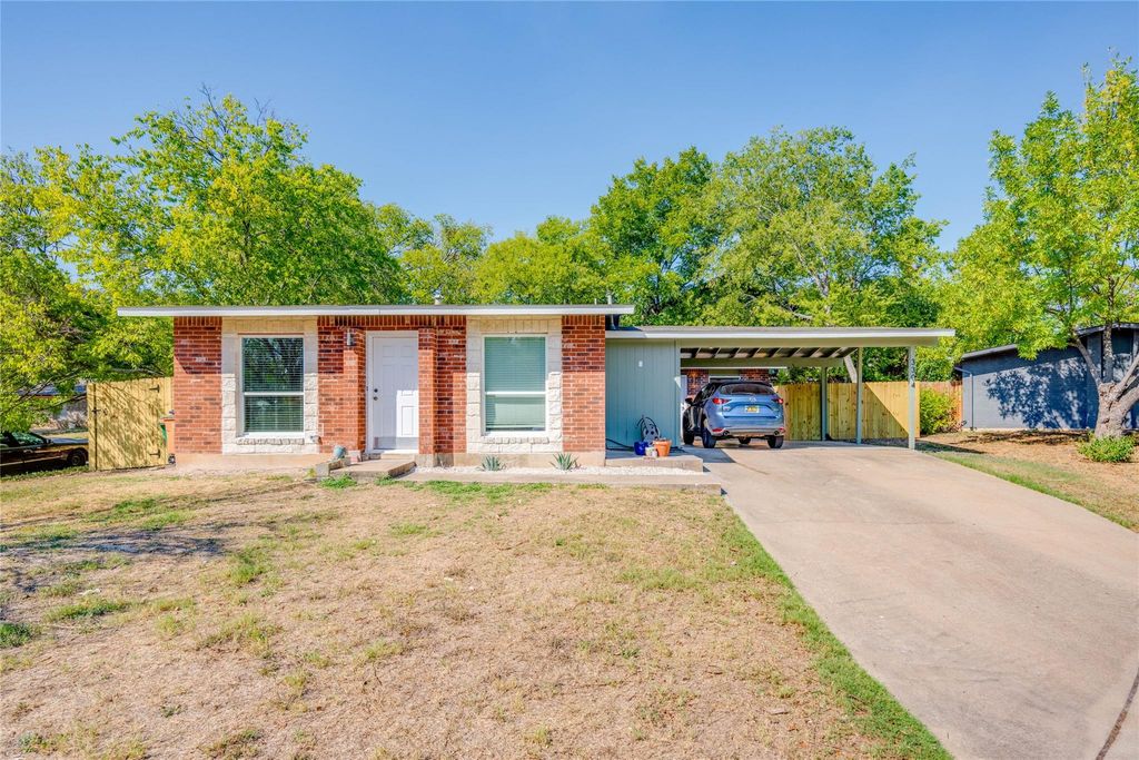 3304 Dolphin CV A, Austin, TX 78704