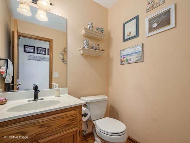 3431 Charlemaine Drive, Aurora, IL 60504