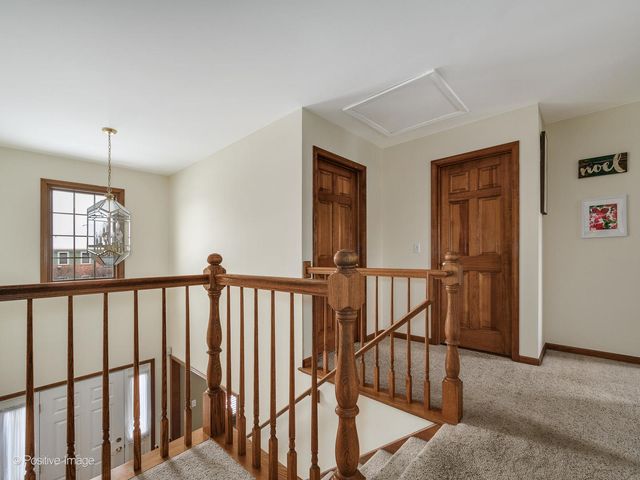 3431 Charlemaine Drive, Aurora, IL 60504