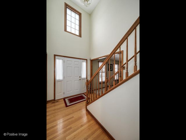 3431 Charlemaine Drive, Aurora, IL 60504