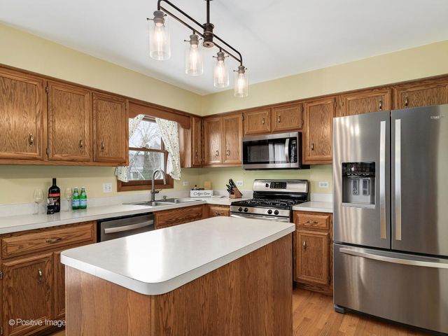 3431 Charlemaine Drive, Aurora, IL 60504